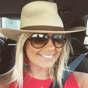 Meet your Posher, Lacey